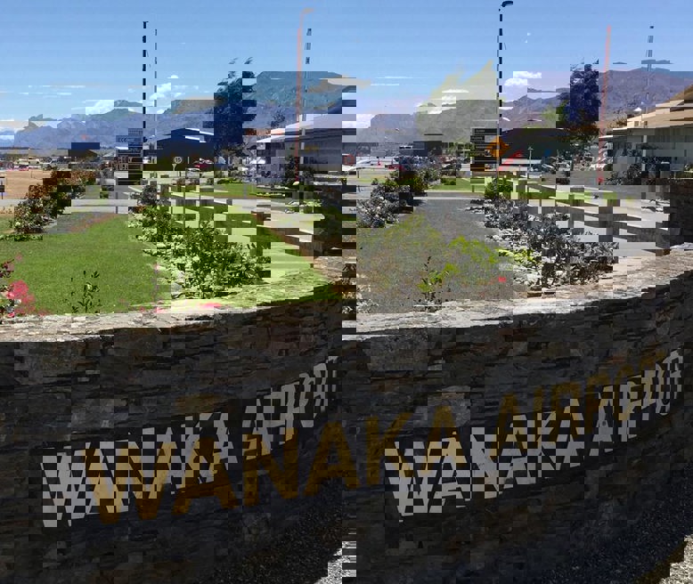 wanaka-airport_cropped_web